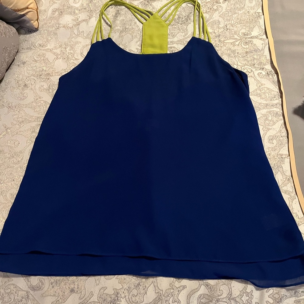 Umgee women’s multicolor blouse, M NWOT. Never worn